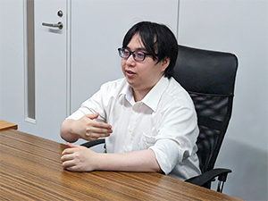 カッコつけない、人に慕われるエンジニアを目指します!